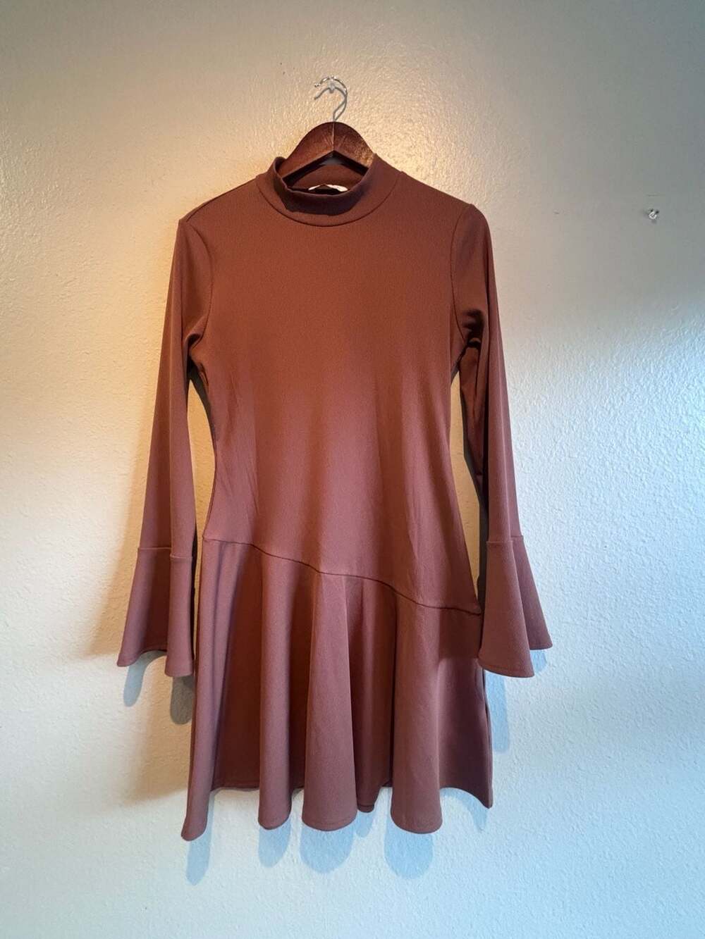 Wenrine Mock Neck Long Sleeve Ruffle Dress Size M Brown
